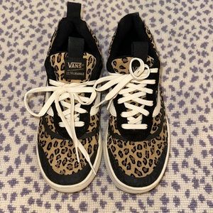 NWOT Vans UltraRange Leopard Sneakers size 8.5